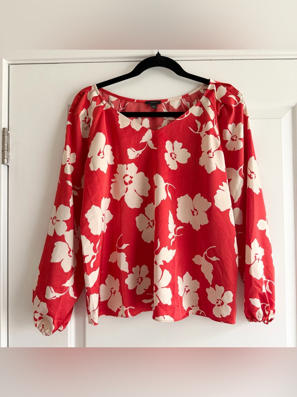 Ann Taylor Satin Red & Cream Floral Long Sleeve Blouse